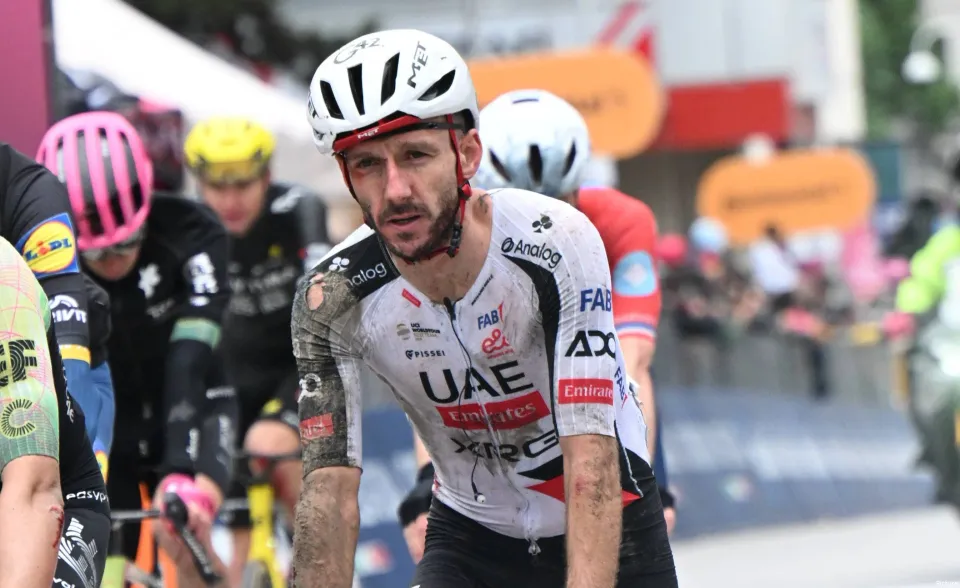 UAE Team Emirates у руїнах: масовий завал знищив амбіції команди за один вечір